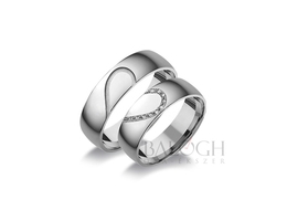 14 karátos karikagyűrű. Az ár párban értendő. Típus: A-852