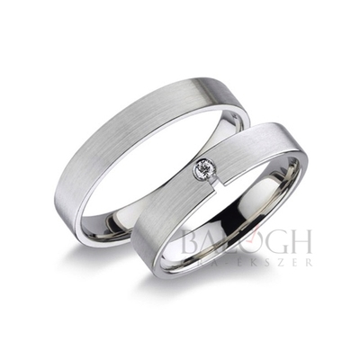 14 karátos karikagyűrű. Az ár párban értendő. Típus: RA-405